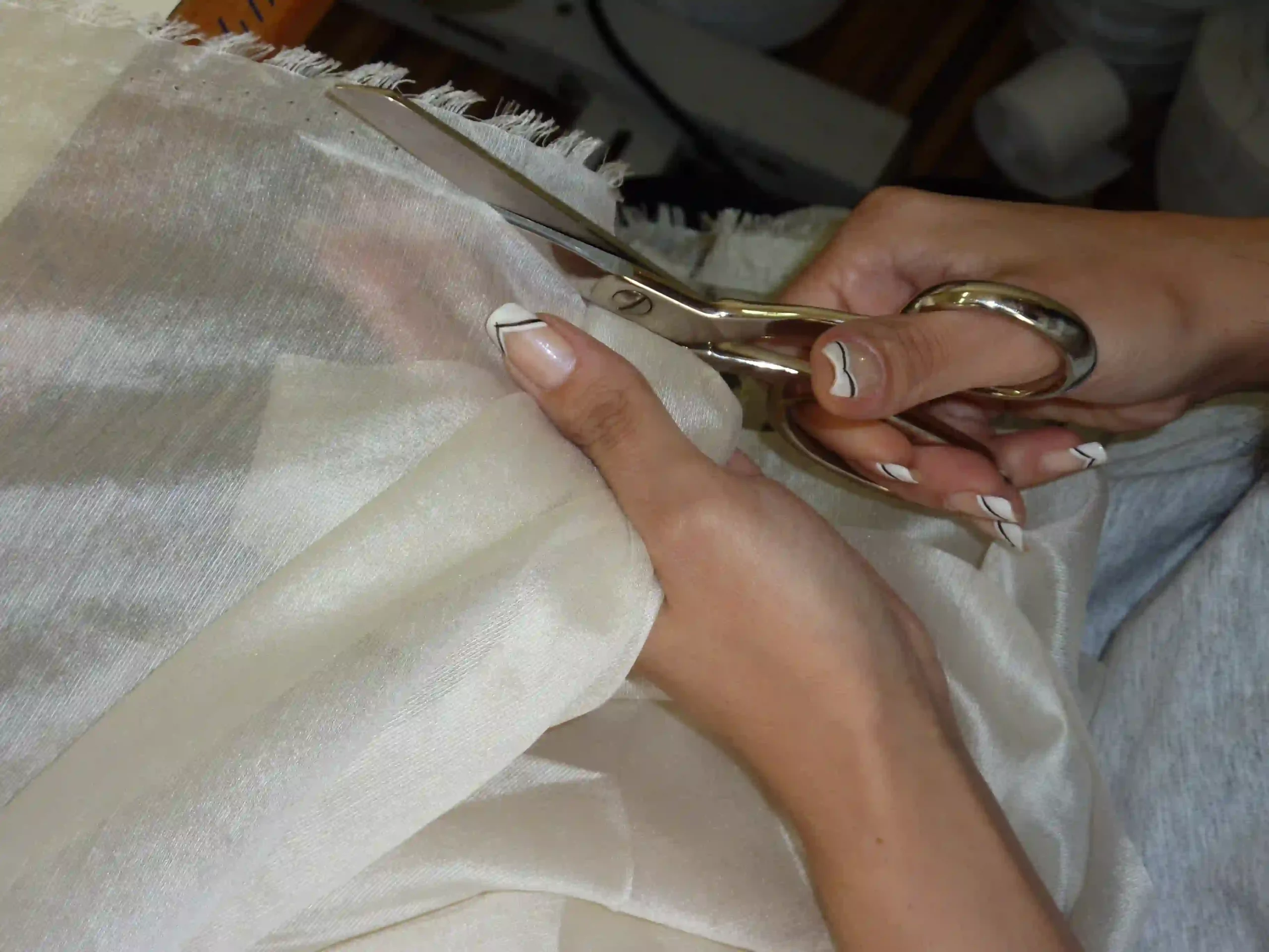 Servicii de confectionare in atelierul de croitorie Decora Design